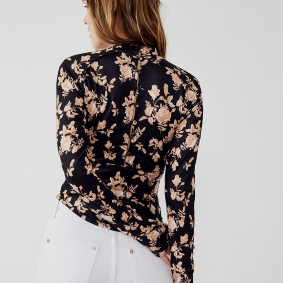 FREE PEOPLE DINNER PARTY BLACK & CREAM FLORAL CUTOUT KEYHOLE KNIT TOP NWT XL - Picture 8 of 10